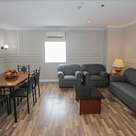 Holiday Plaza Hotel - Cebu Екстер'єр фото