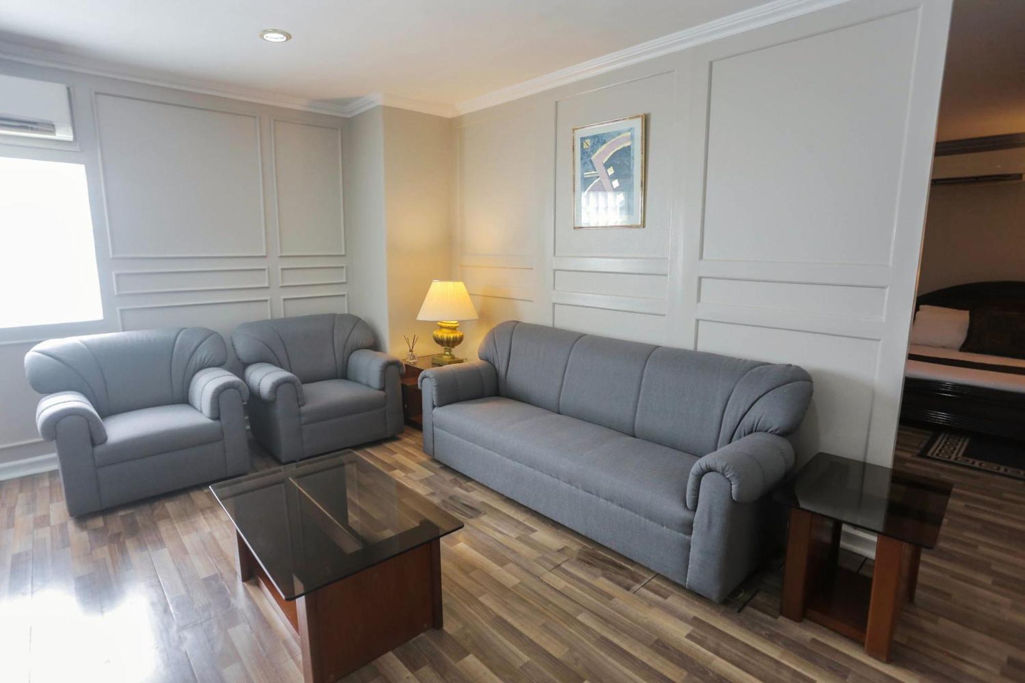 Holiday Plaza Hotel - Cebu Екстер'єр фото