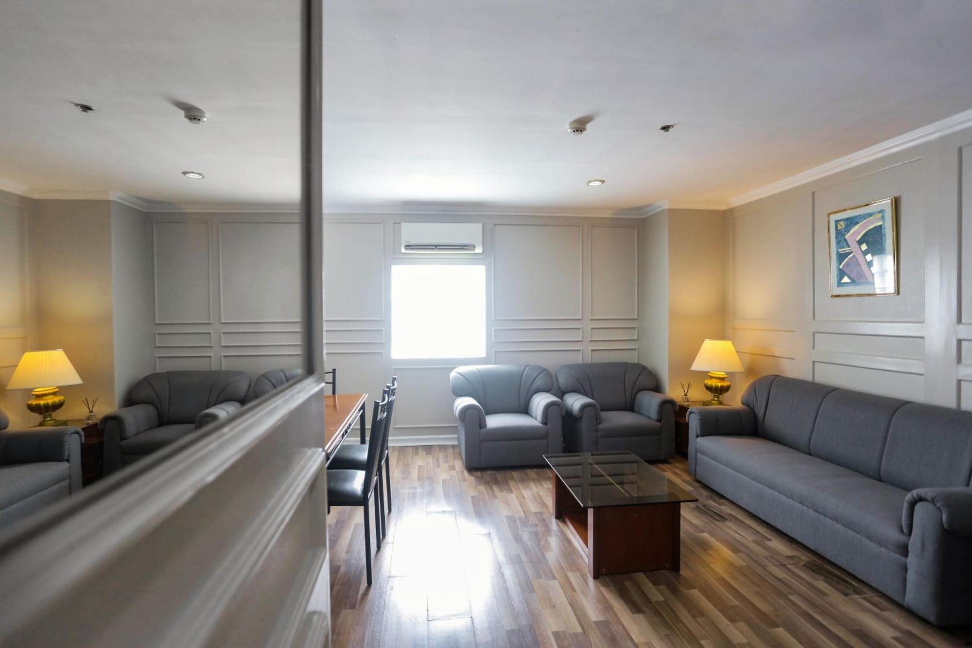 Holiday Plaza Hotel - Cebu Екстер'єр фото