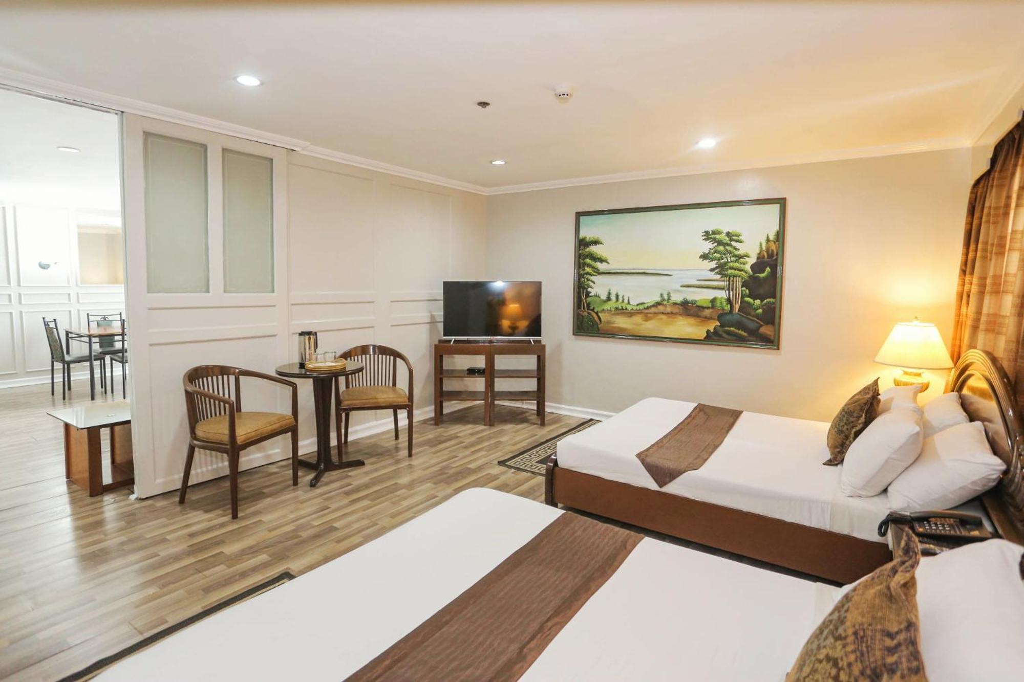 Holiday Plaza Hotel - Cebu Екстер'єр фото