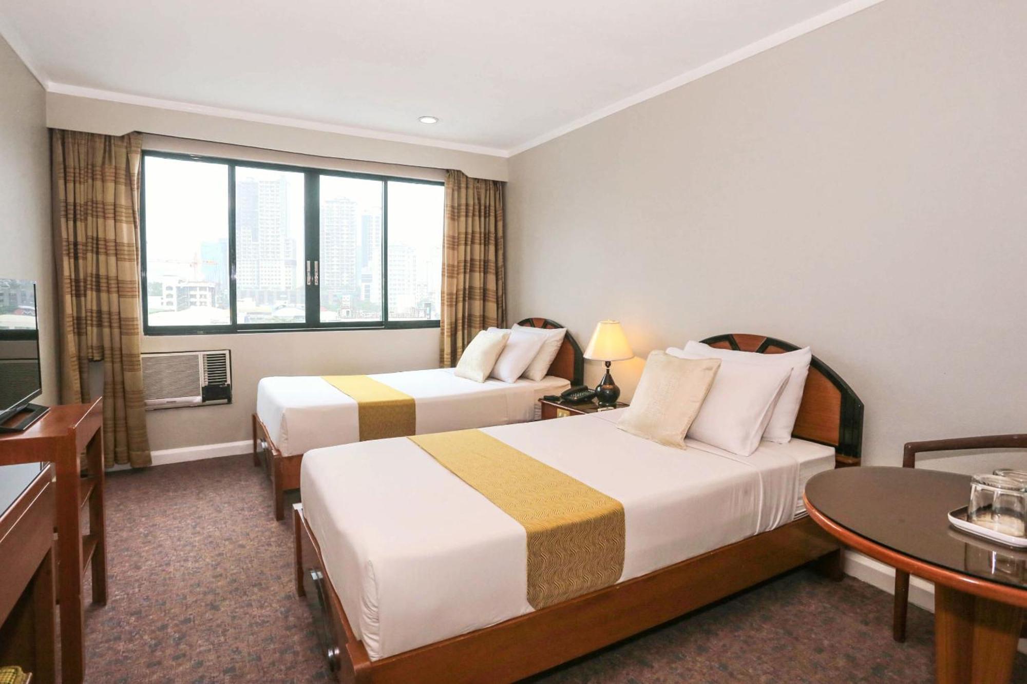 Holiday Plaza Hotel - Cebu Екстер'єр фото