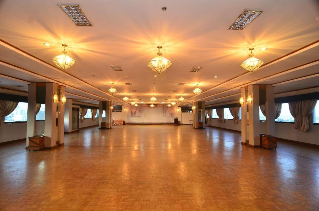 Holiday Plaza Hotel - Cebu Екстер'єр фото