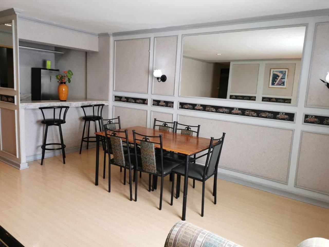 Holiday Plaza Hotel - Cebu Екстер'єр фото