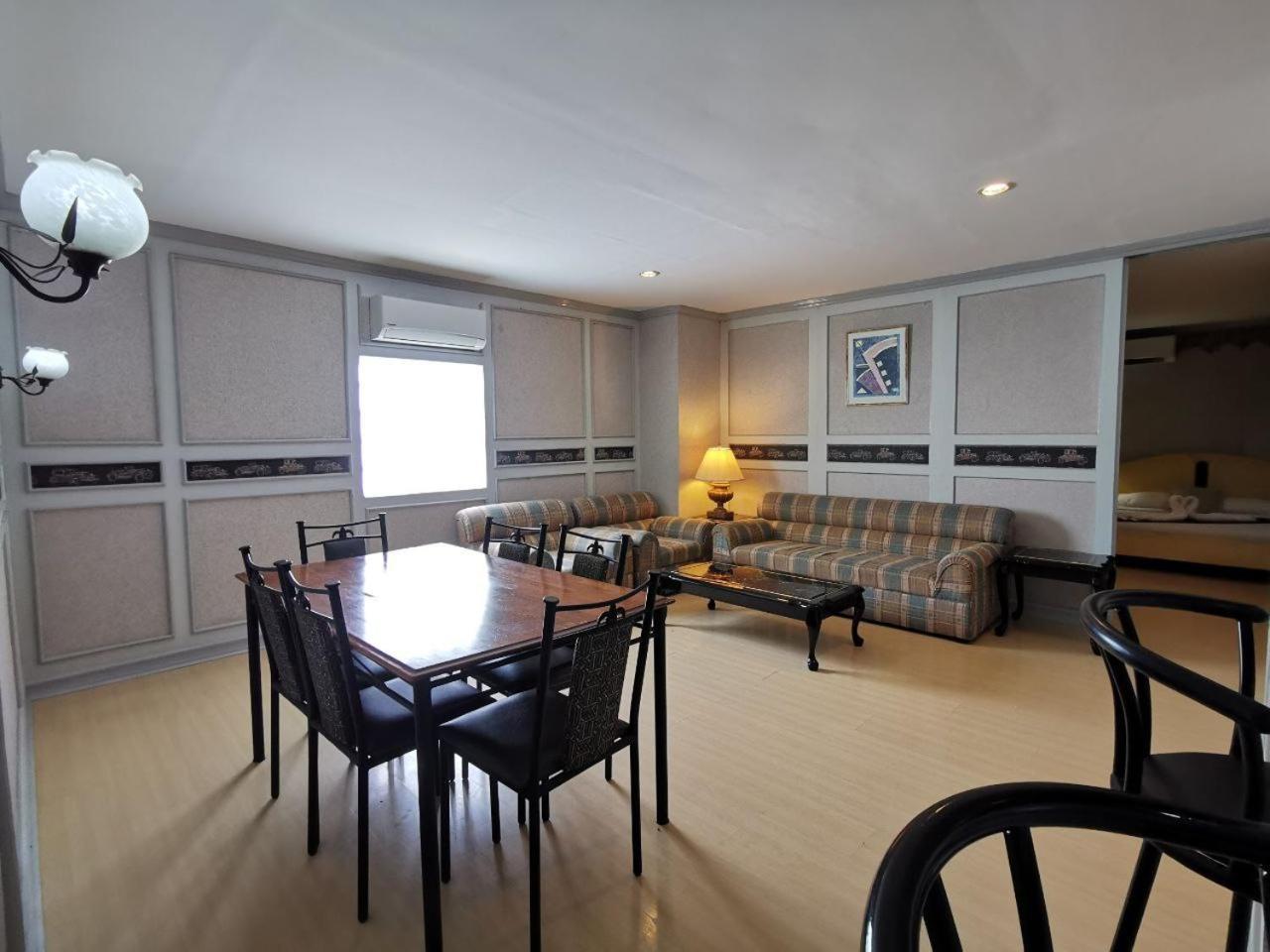 Holiday Plaza Hotel - Cebu Екстер'єр фото