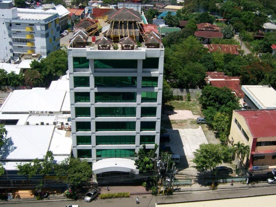 Holiday Plaza Hotel - Cebu Екстер'єр фото